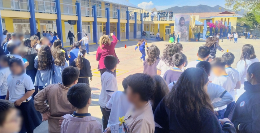 Comenzamos a celebrar las Fiestas Patrias con juegos dieciocheros para los/as estudiantes